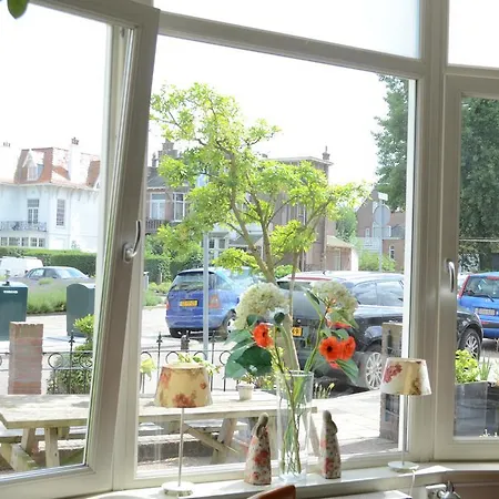 't Witte Huys Scheveningen ホテル