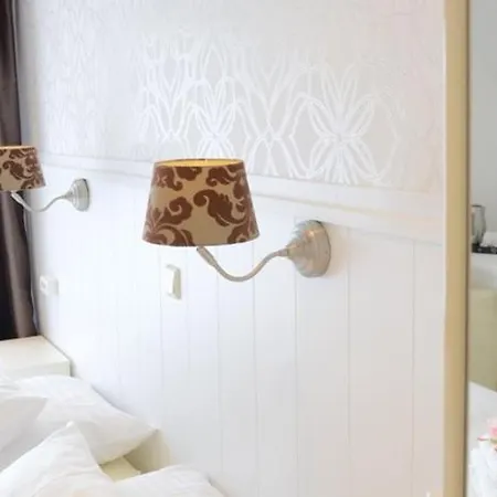 ホテル 't Witte Huys Scheveningen 3*