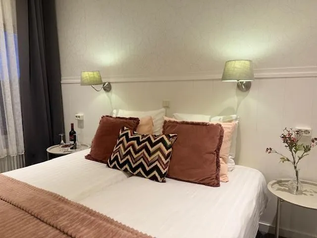 't Witte Huys Scheveningen Otel 3*