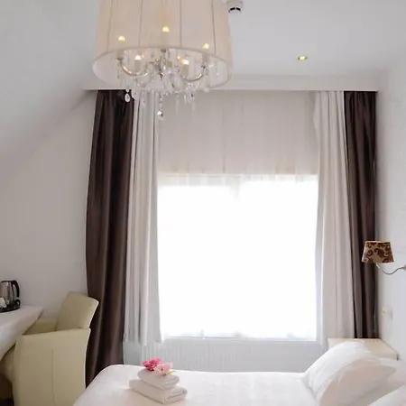 't Witte Huys Scheveningen Otel 3*